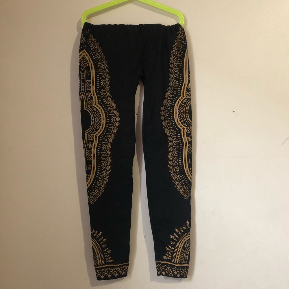 HotWings Golden Designer Black Fitted Leggings